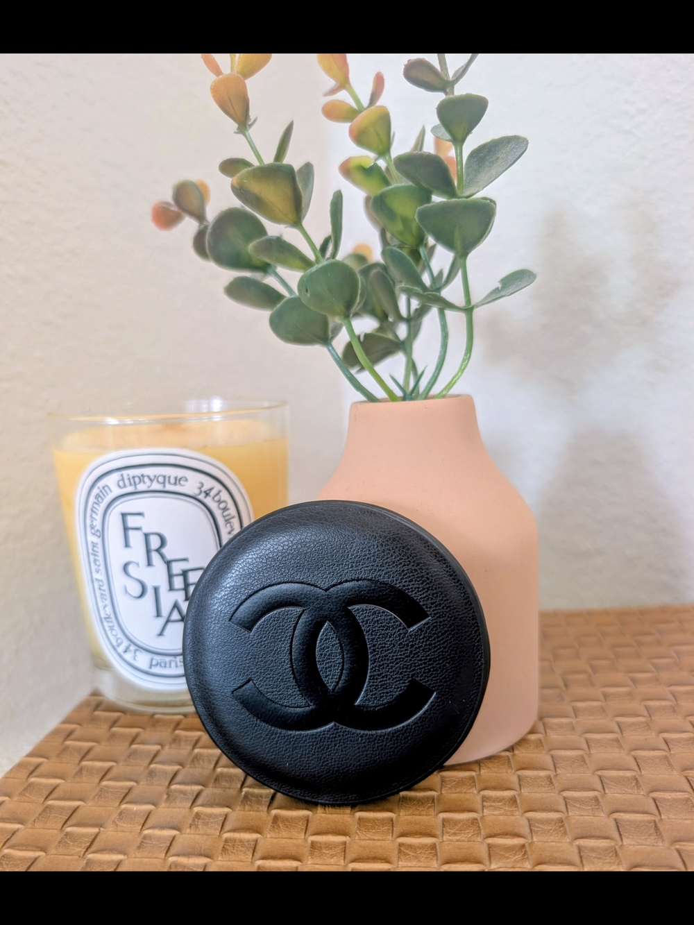 CHANEL Authentic Black Compact Mirror with Iconic CC Logo GWP - Picture 2 of 5